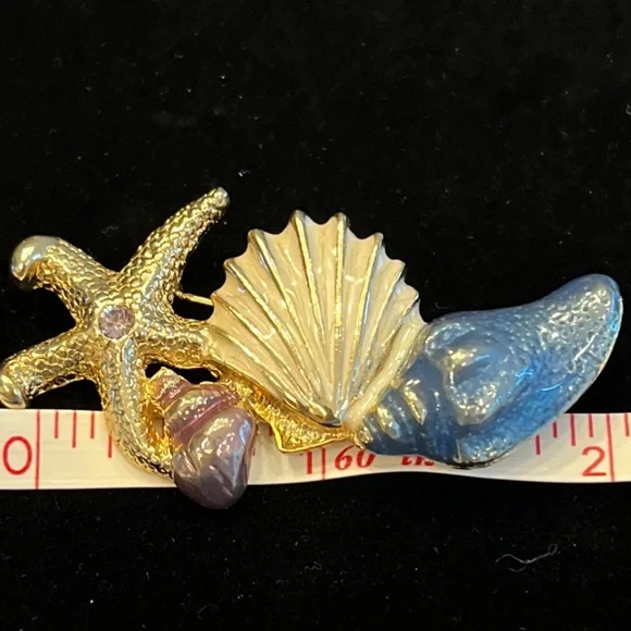 Vintage Stamped AAI Elegant Gold Tone and Blue Starfish and Shell Brooch - Picture 5 of 5